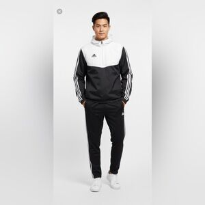 Adidas Men's Black and White Windbreaker, NWOT, Shios next day